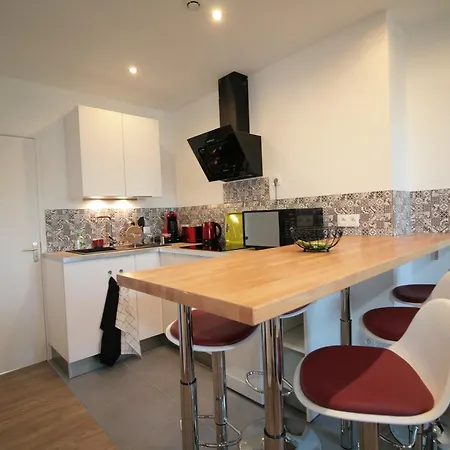 Comme A La Maison - De La Tour *