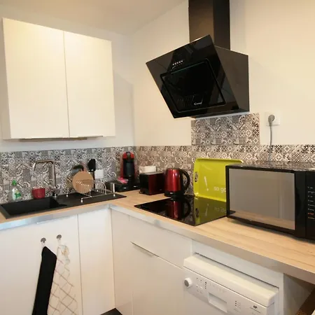 Comme A La Maison - De La Tour Apartment *