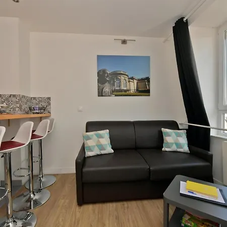 Comme A La Maison - De La Tour