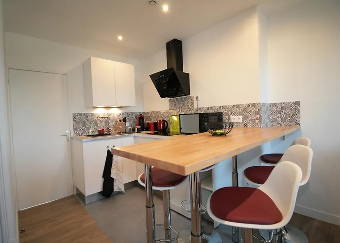 Comme à La Maison - De La Tour *