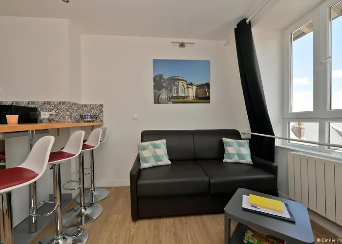 Comme A La Maison - De La Tour